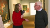 Reporterin interviewt einen Mann