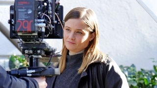 Jasna Fritzi Bauer beim Fototermin am Set des ARD-Krimis Tatort