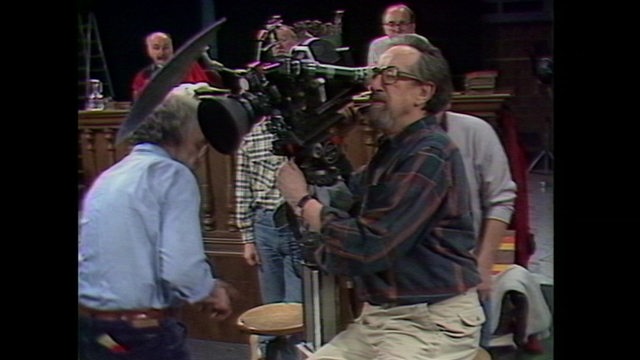 Karl Fruchtmann an einer Studio-Kamera
