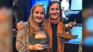 Claudia Schwalb und Irja von Bernstorff mit Auszeichnung