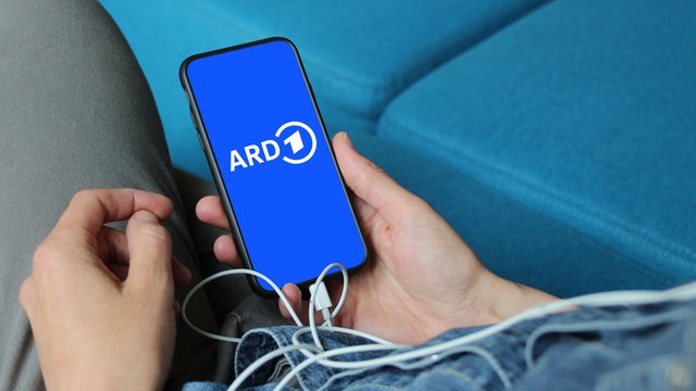 Logo ARD-Audiothek auf einem Smartphone