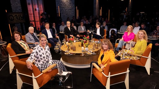 Entertainerin Wencke Mhyre, Zoodirektor Prof. Dr. Matthias Reinschmidt und Entertainer Frank Elstner, Sexualtherapeutin Katrin Hinrichs, Musiker Herbert Grönemeyer, Seelsorgerin Gabriele Stangl und Ärztin Dr. Aurelia Hölzer.