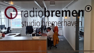 Eingangstür des Studios von Radio Bremen Bremerhaven
