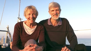 Sigrid & Dieter Markworth auf einem Segelboot