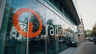 Ansicht des Gebäudes von Radio Bremen mit viel Glas